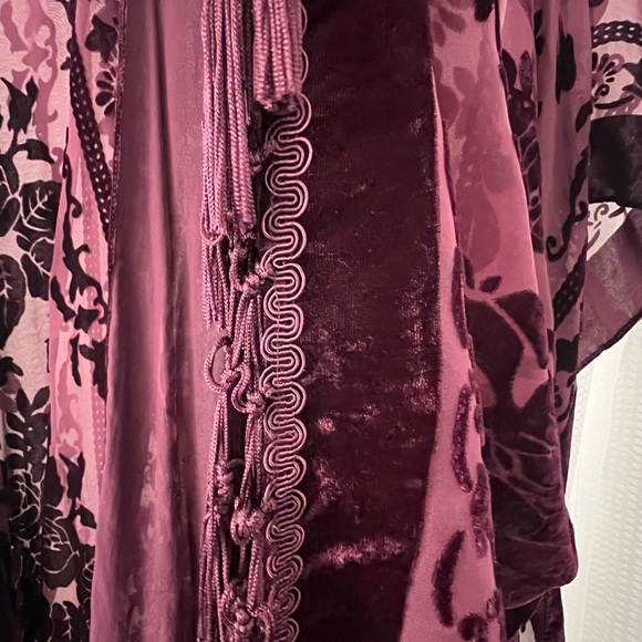 Velvet Kimono - Picture 8 of 8